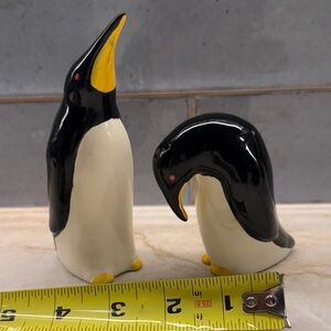 Charming Penguin Ceramic Salt & Pepper Set - Black and White